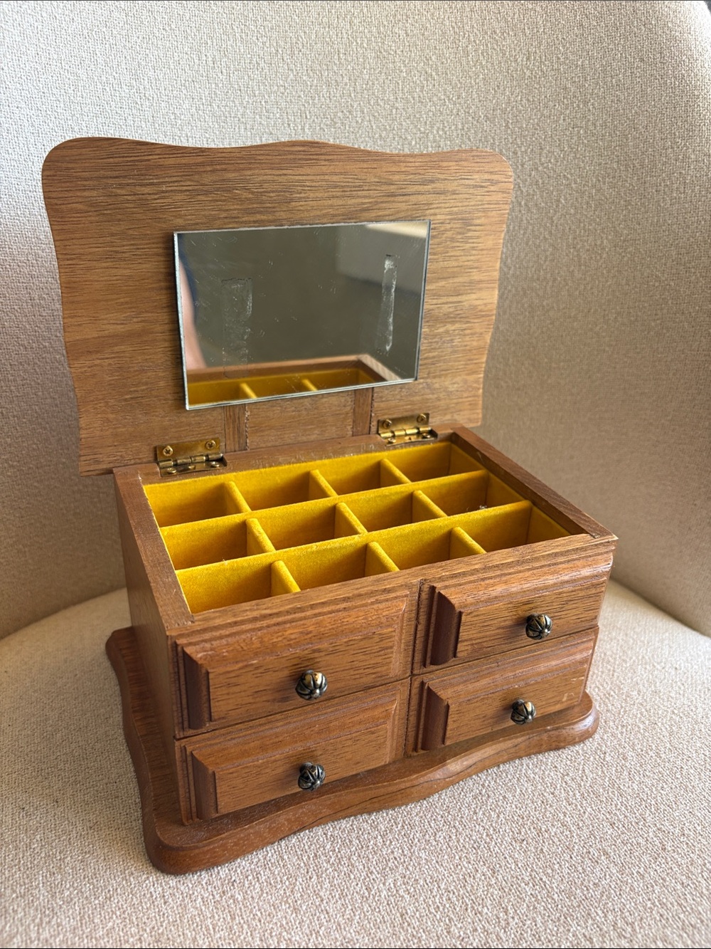 VTG wood Jewelry Box with 4 Drawers - Brown